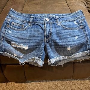 American eagle, size 6, blue Jean shorts
